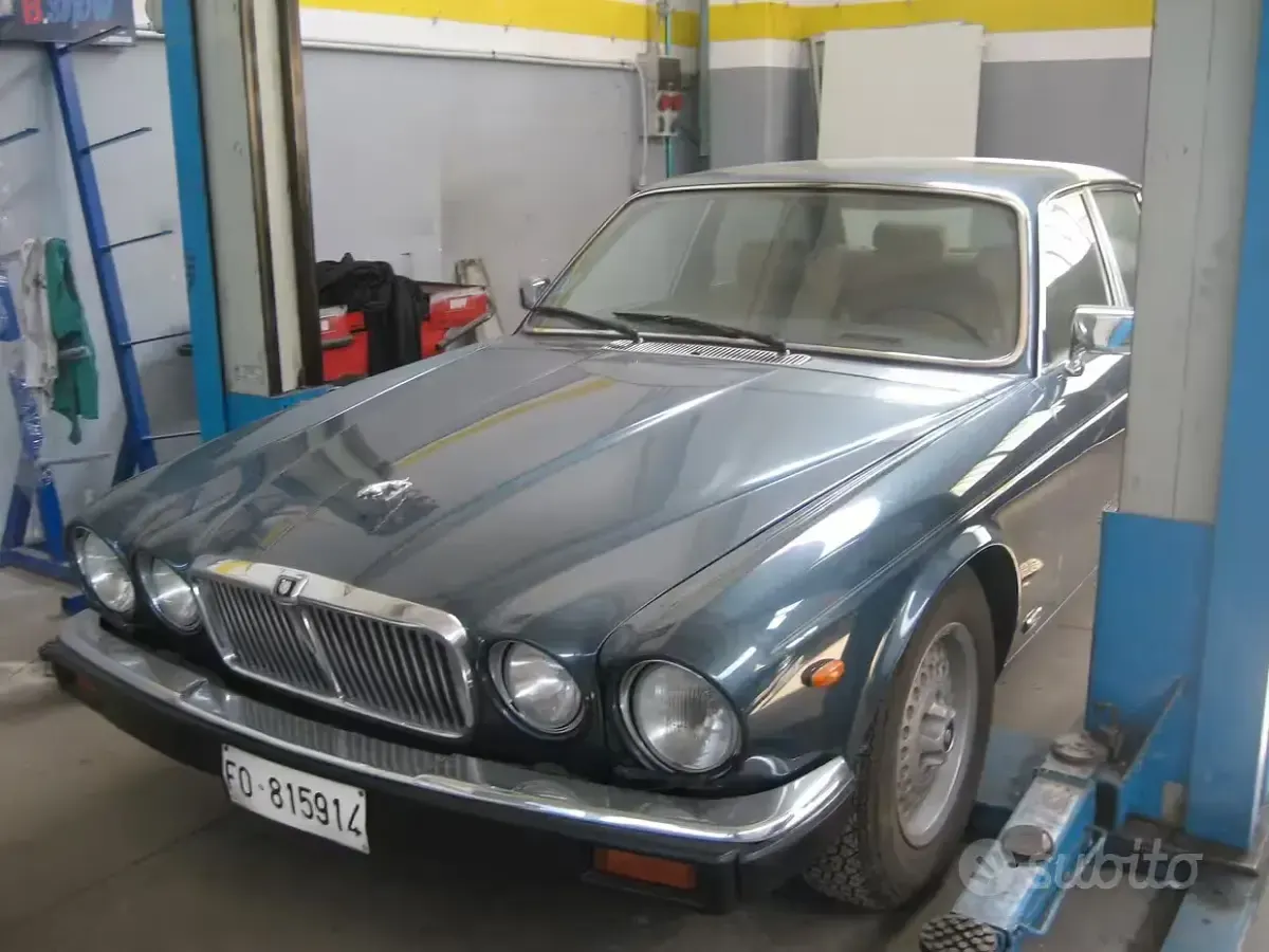 Usata Jaguar XJ Sovereign 199 CV (146 kW) 1993 Verde Berlina