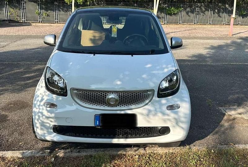 Bianco Usata 2016 Smart ForTwo Coupé Coupé | 11.000 € (Cara) - Immagine 1/4