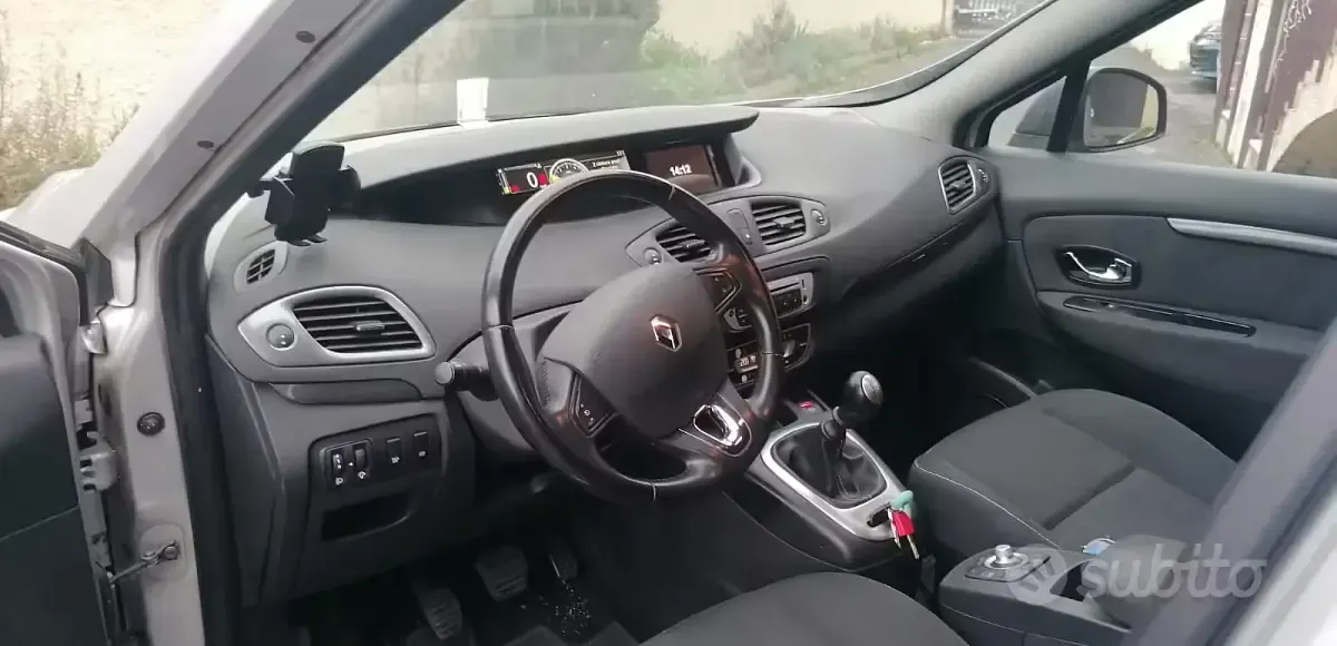 Usata Renault Scénic III LIMITED 110 CV (80 kW) 2015 Grigio Monovolume