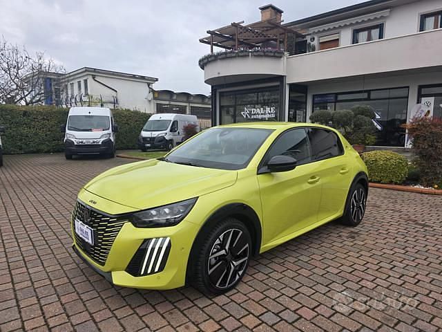 Giallo Usata 2024 Peugeot 208 GT Due volumi | 20.900 € - Immagine 1/4