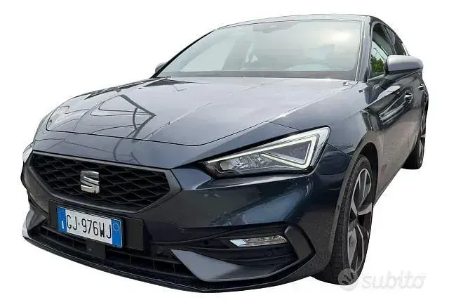 Usata Seat Leon Style 131 CV (96 kW) 2022 Grigio scuro Berlina