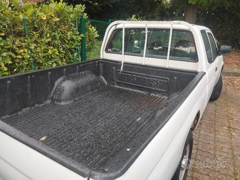 Usata Mitsubishi L200 2003 Bianco Pick-up