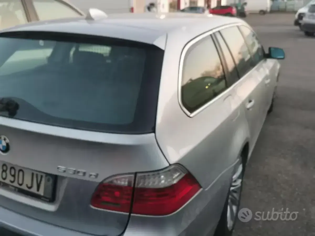 Usata BMW 530 235 CV (172 kW) 2007 Grigio Station wagon