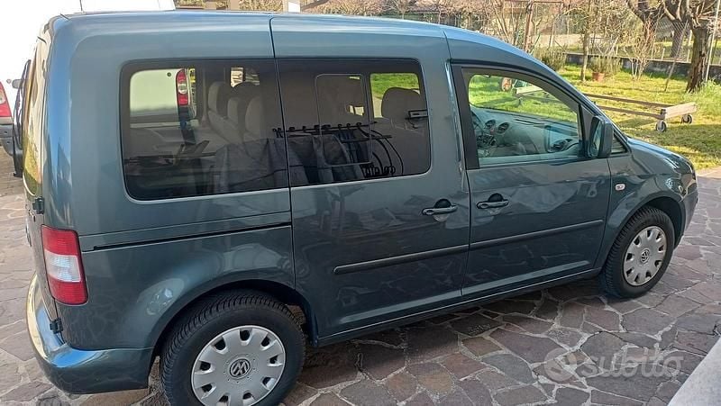 Usata VW Caddy Life 2008 Grigio Monovolume