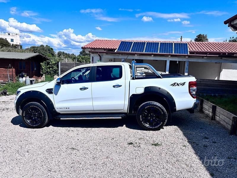 Usata Ford Ranger 213 CV (156 kW) 2021 Bianco Pick-up