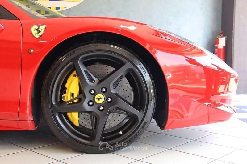 Usata Ferrari 458 600 CV (441 kW) 2015 Rosso Cabrio