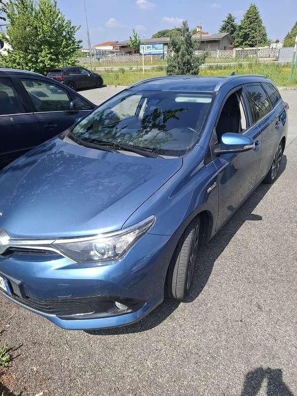 Usata Toyota Auris Hybrid Active 99 CV (72 kW) 2015 Station wagon