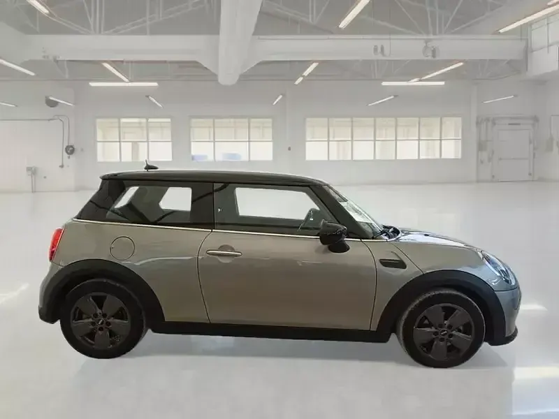 Usata Mini Cooper Classic 135 CV (99 kW) 2023 Utilitaria