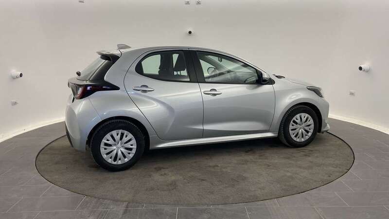 Usata Toyota Yaris Active 72 CV (52 kW) 2022 Grigio Berlina