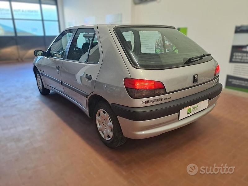 Usata Peugeot 306 75 CV (55 kW) 1997 Grigio Berlina
