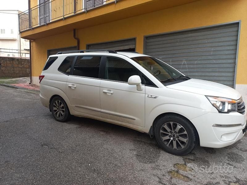 Usata Ssangyong (KGM) Rodius 178 CV (130 kW) 2017 Bianco Monovolume