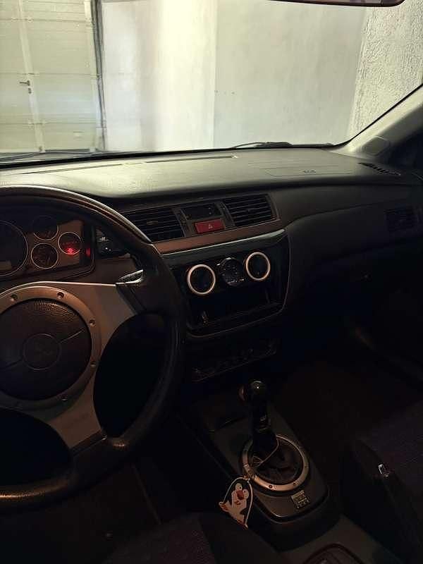 Usata Mitsubishi Lancer 280 CV (205 kW) 2002 Argento Berlina