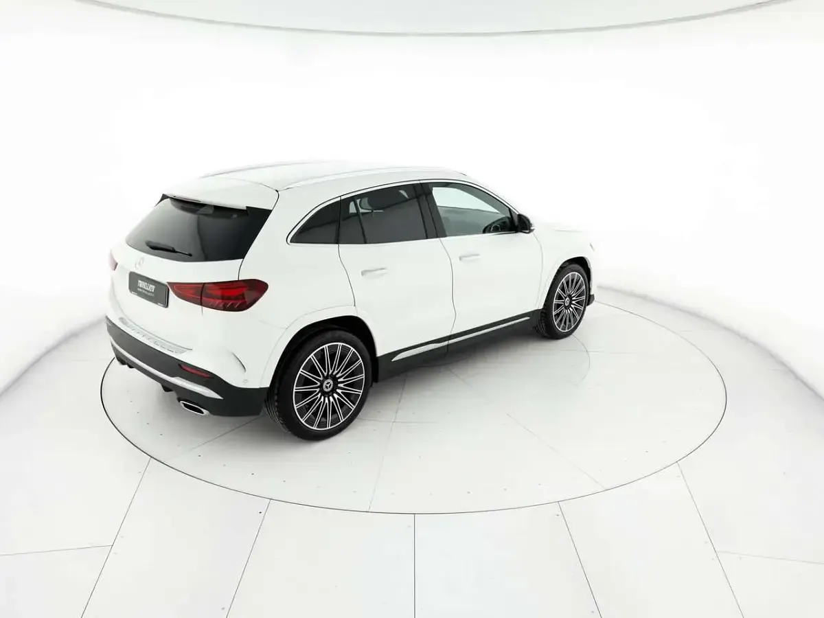 Usata Mercedes GLA200 Advanced Plus 150 CV (110 kW) 2024 Bianco SUV