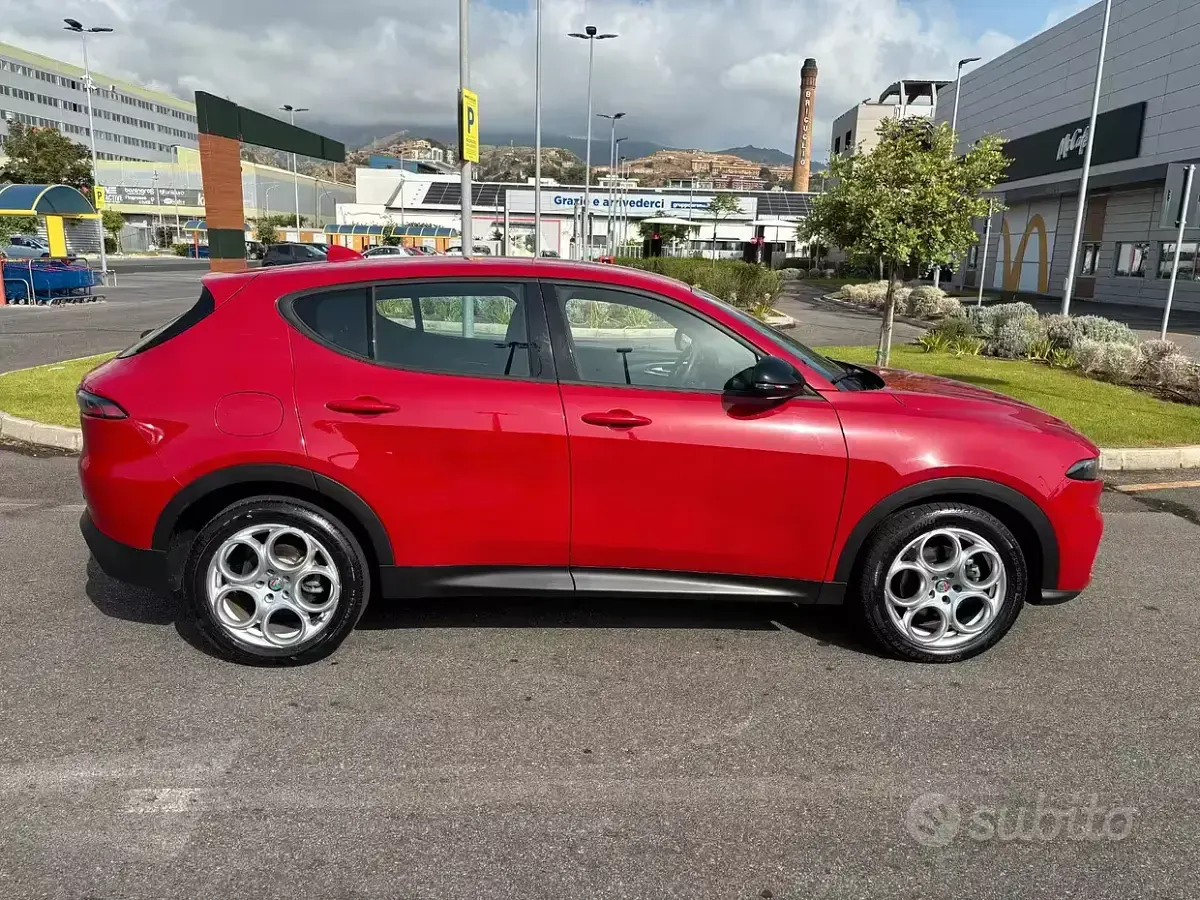 Usata Alfa Romeo Tonale Super 131 CV (96 kW) 2024 Rosso SUV