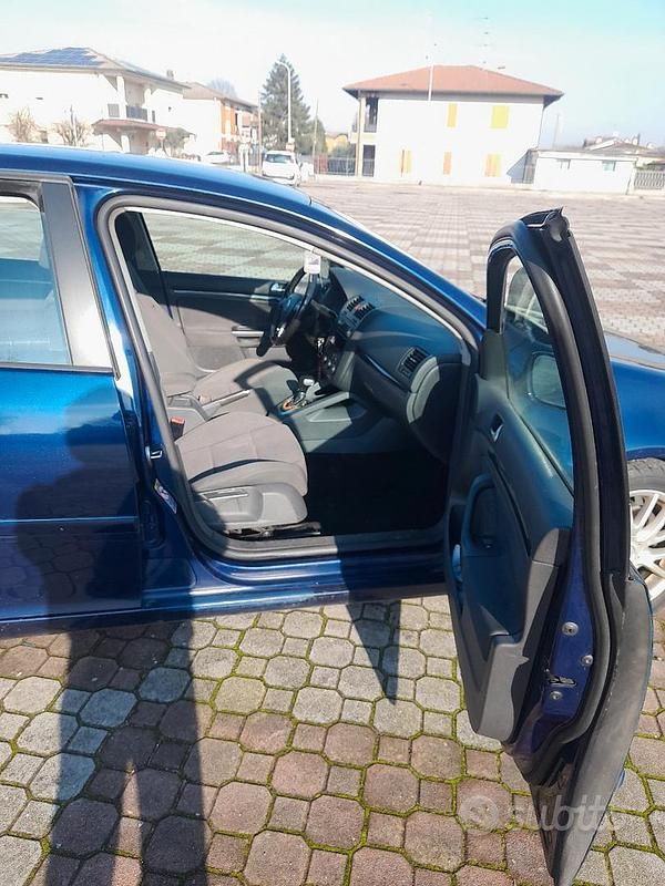 Usata VW Golf IV Sportline 170 CV (125 kW) 2006 Blu Berlina