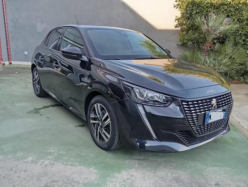 Usata Peugeot 208 Allure 100 CV (73 kW) 2022 Nero Utilitaria