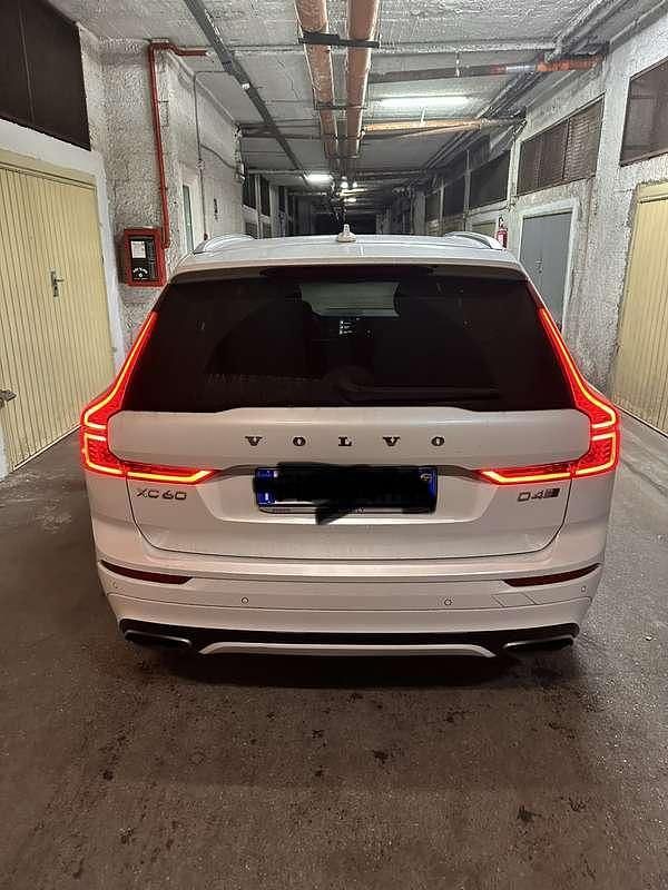 Usata Volvo XC60 R-Design 190 CV (139 kW) 2017 SUV