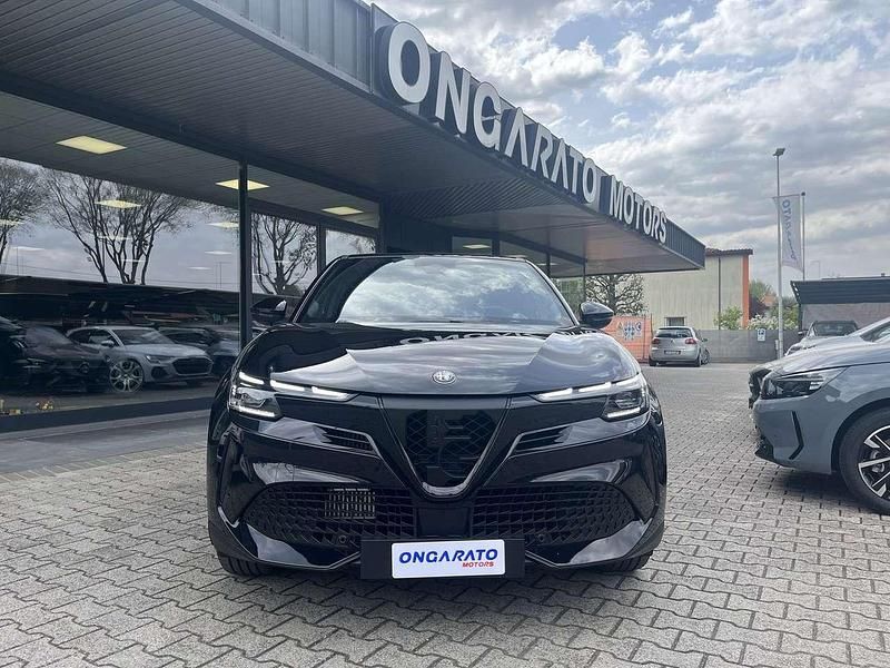 Nuova Alfa Romeo Junior Edizione Speciale 145 CV (106 kW) 2026 Nero SUV