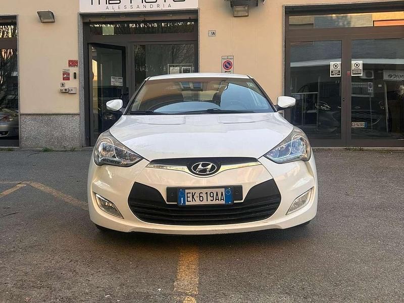 Usata Hyundai Veloster 140 CV (102 kW) 2011 Bianco Utilitaria