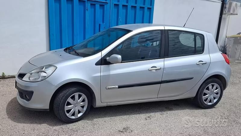 Usata Renault Clio II Rip Curl 85 CV (62 kW) 2008 Grigio Berlina