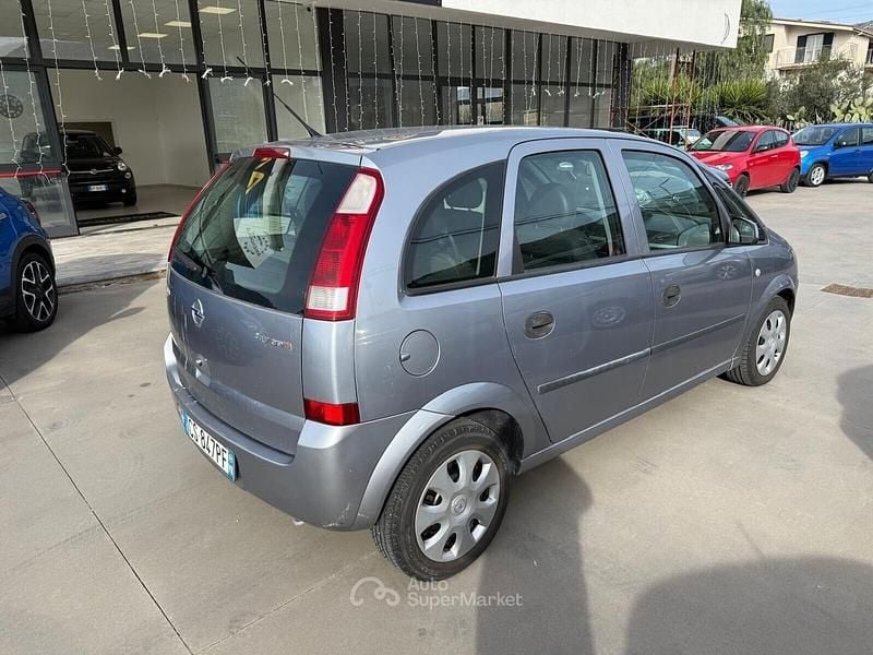 Usata Opel Meriva Cosmo 101 CV (74 kW) 2004 Grigio Monovolume
