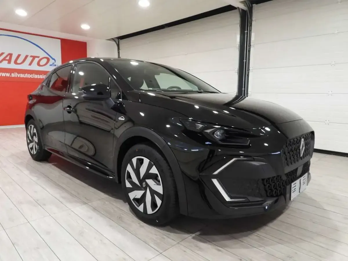 Nuova Renault Clio V Evolution 114 CV (83 kW) 2026 Verde assoluto Berlina
