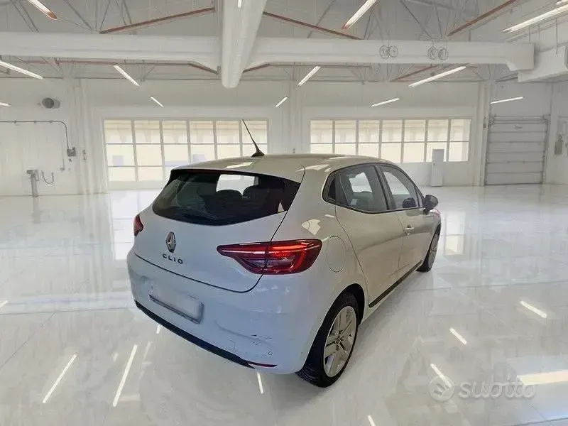 Usata Renault Clio V Business 100 CV (73 kW) 2022 Bianco Berlina
