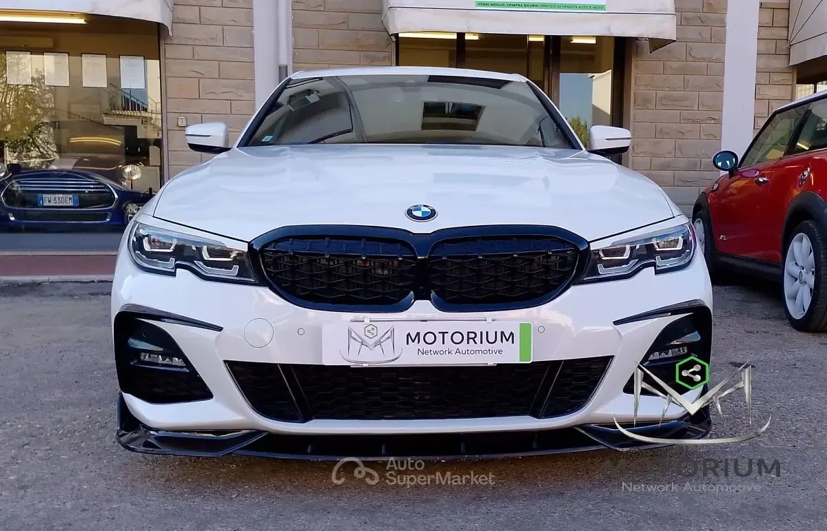 Usata BMW 318 M Sport 190 CV (139 kW) 2021 Bianco Berlina