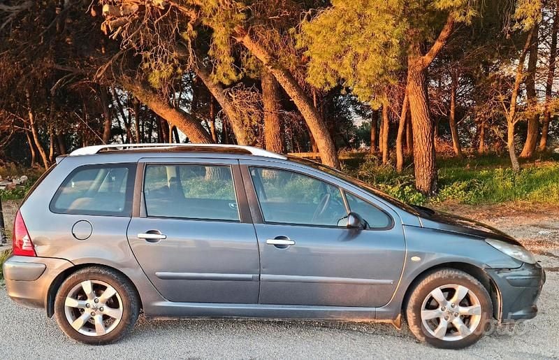 Usata Peugeot 307 90 CV (66 kW) 2007 Grigio Station wagon