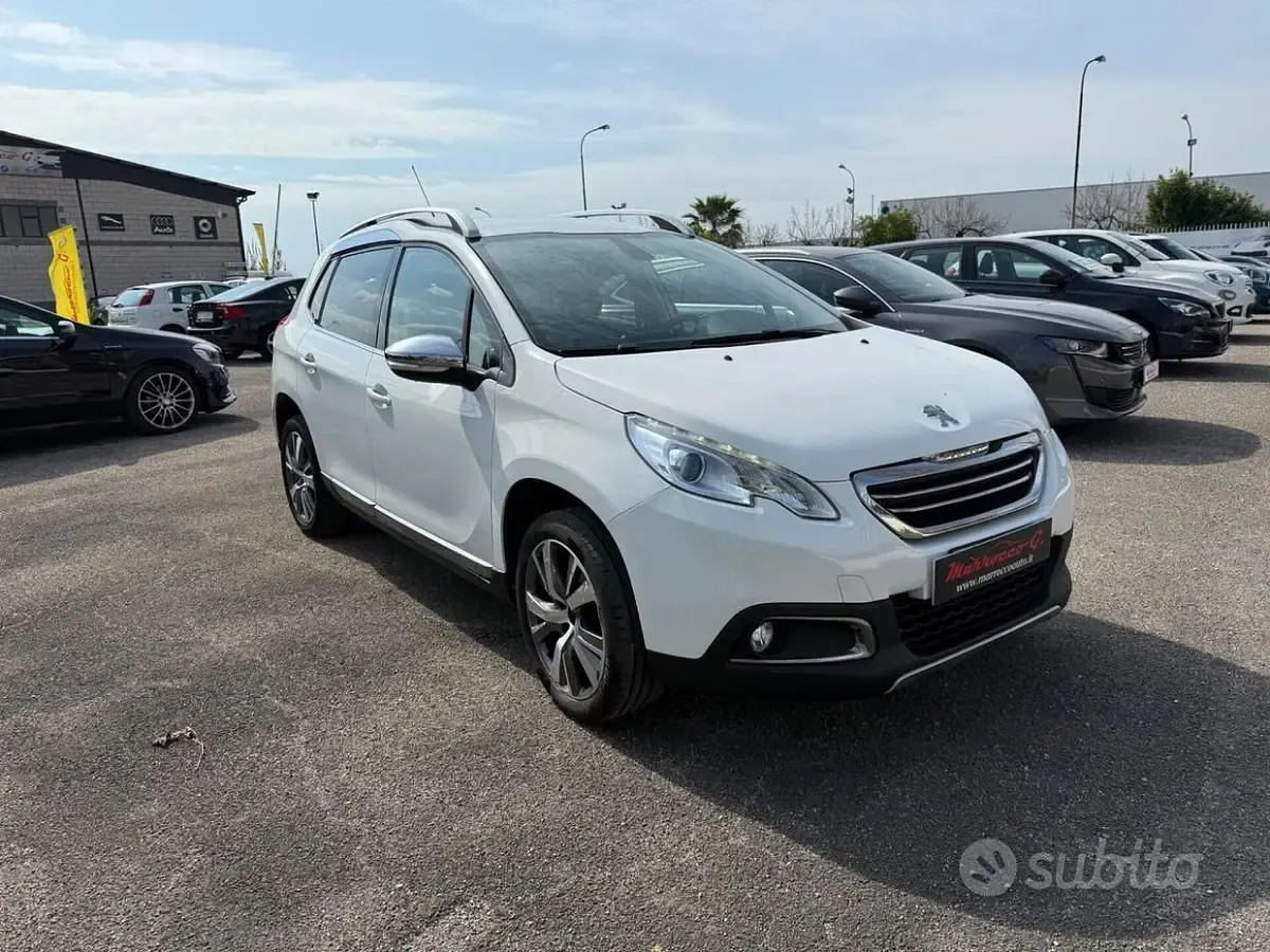 Usata Peugeot 2008 Access 99 CV (72 kW) 2016 Bianco SUV