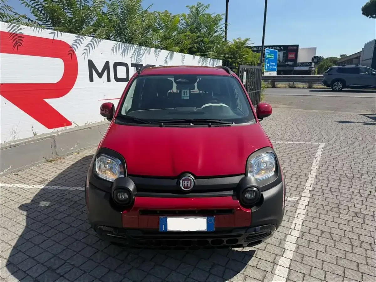 Usata Fiat Panda Cross Cross 69 CV (50 kW) 2025 Rosso Utilitaria