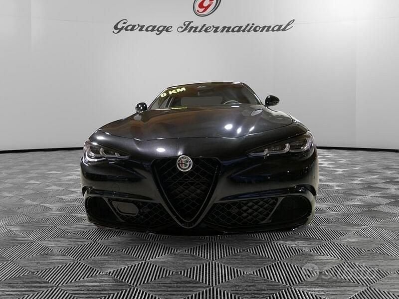 Nuova Alfa Romeo Giulia Quadrifoglio 519 CV (381 kW) 2025 Nero Berlina