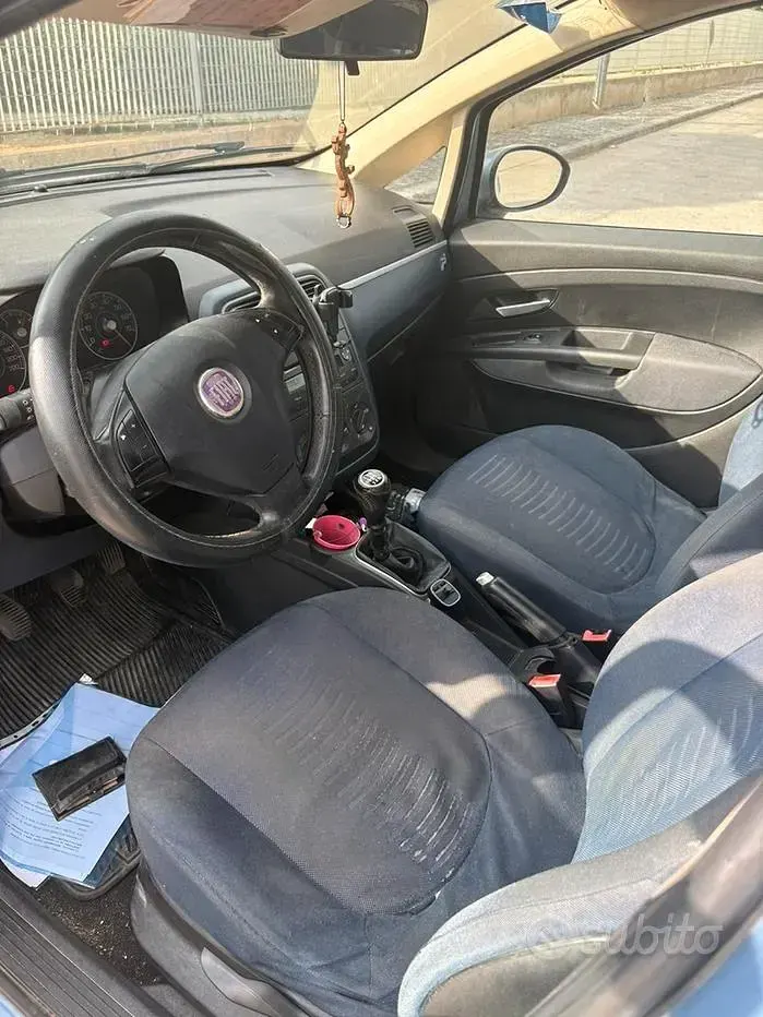 Usata Fiat Grande Punto 75 CV (55 kW) 2007 Bluazzurro Utilitaria