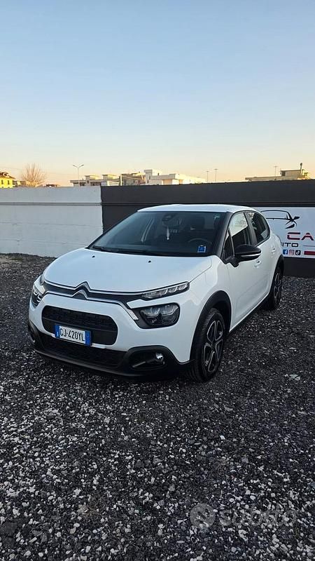 Usata Citroën C3 Shine 101 CV (74 kW) 2022 Bianco Utilitaria