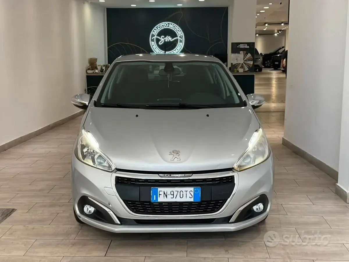 Usata Peugeot 208 Allure 75 CV (55 kW) 2018 Grigio Utilitaria