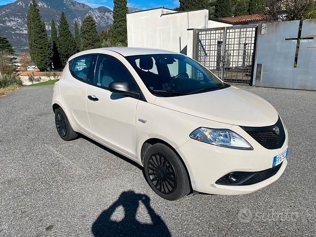 Usata Lancia Ypsilon 69 CV (50 kW) 2018 Utilitaria