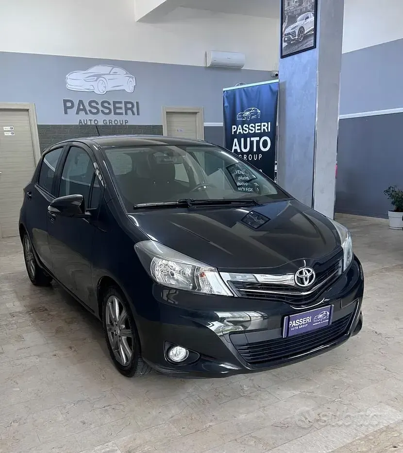 Occasion Toyota Yaris Style 90 ch (66 kW) 2013 Noir Citadine