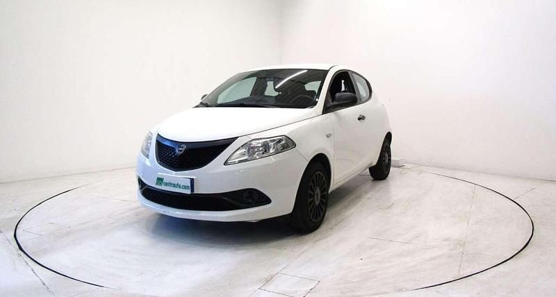 Usata Lancia Ypsilon 69 CV (50 kW) 2020 Bianco Utilitaria