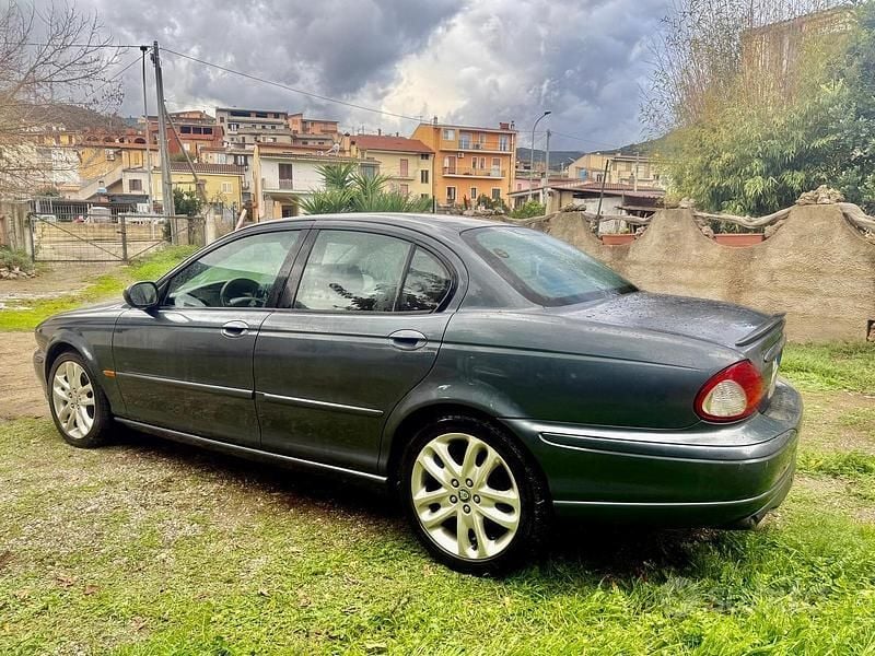 Usata Jaguar X-type 196 CV (144 kW) 2001 Verde Berlina
