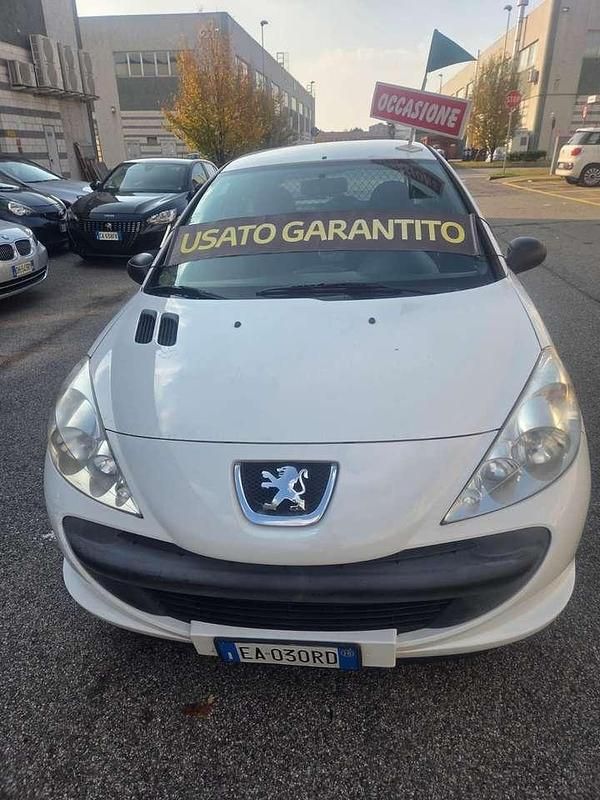 Usata Peugeot 206+ 68 CV (50 kW) 2010 Bianco Utilitaria