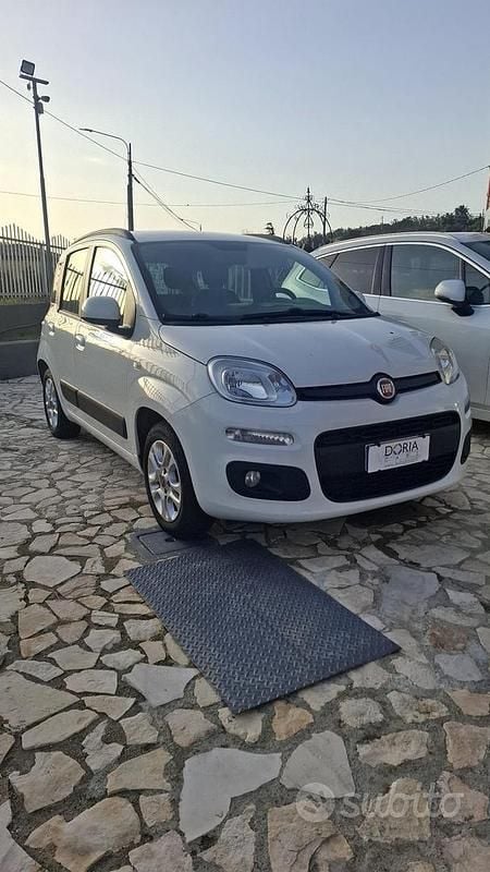 Usata Fiat Panda Lounge 69 CV (50 kW) 2013 Bianco Utilitaria