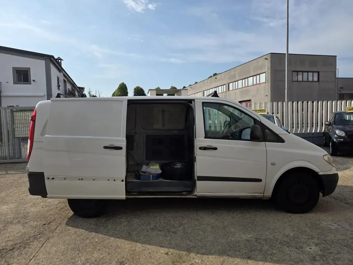 Usata Mercedes Vito 115 CV (84 kW) 2009 Bianco