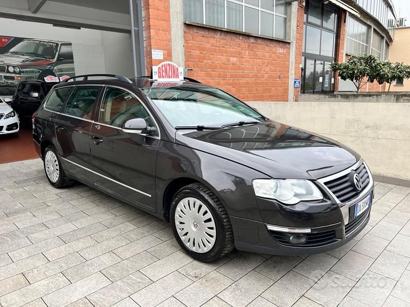 Occasion VW Passat Comfortline 115 PK (84 kW) 2006 Grijs Sedan