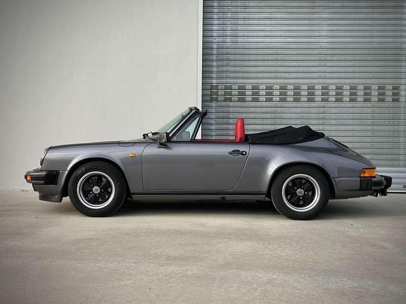 Usata Porsche 911 Carrera Cabriolet 231 CV (169 kW) 1985 Grigio Cabrio