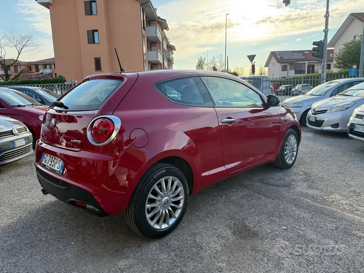 Usata Alfa Romeo MiTo Super 78 CV (57 kW) 2016 Rosso Utilitaria