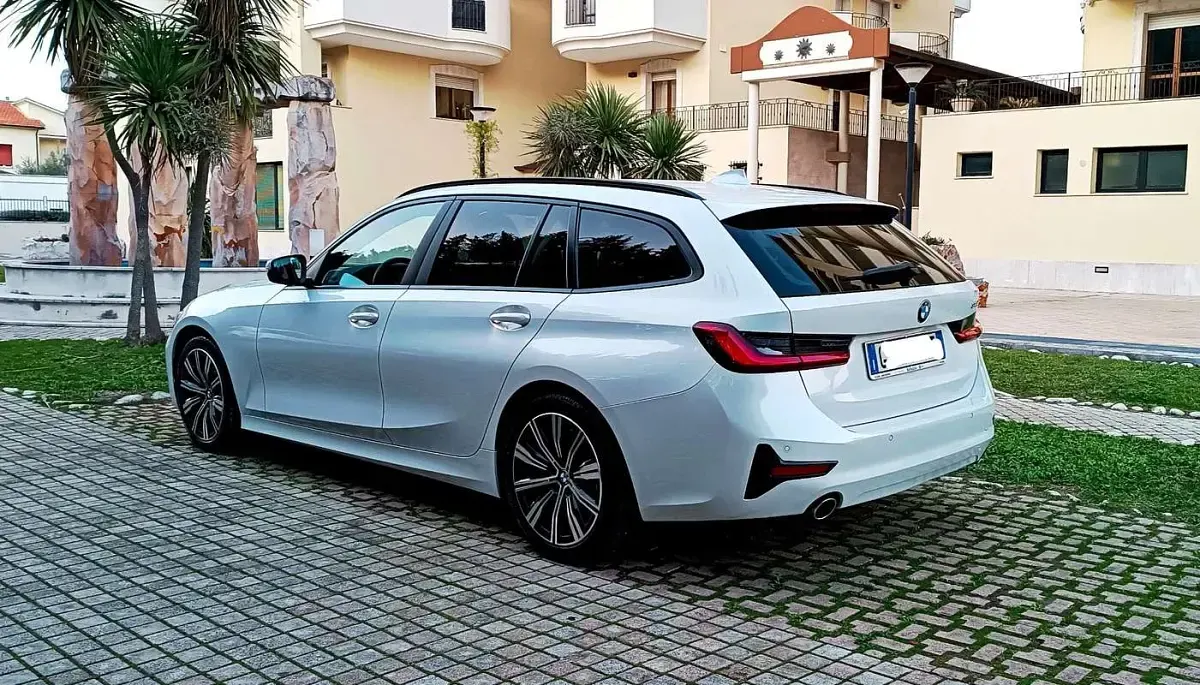 Usata BMW 318 Advantage 150 CV (110 kW) 2020 Station wagon