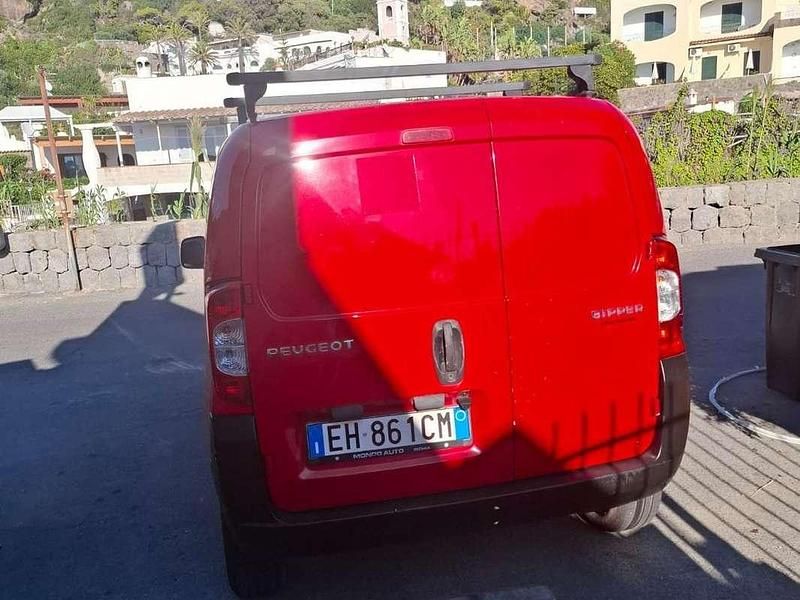 Usata Peugeot TePee Premium 73 CV (53 kW) 2011 Rosso Furgone