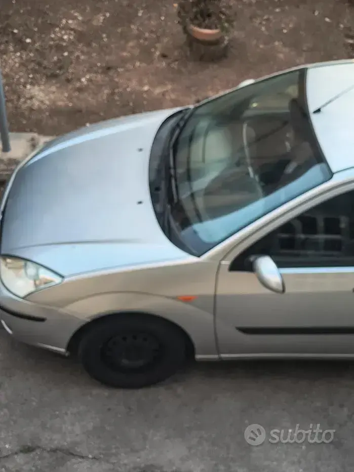 Usata Ford Focus 100 CV (73 kW) 2004 Grigio Berlina