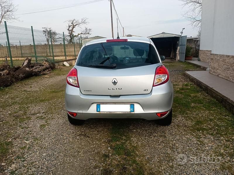Usata Renault Clio II 2011 Grigio Utilitaria