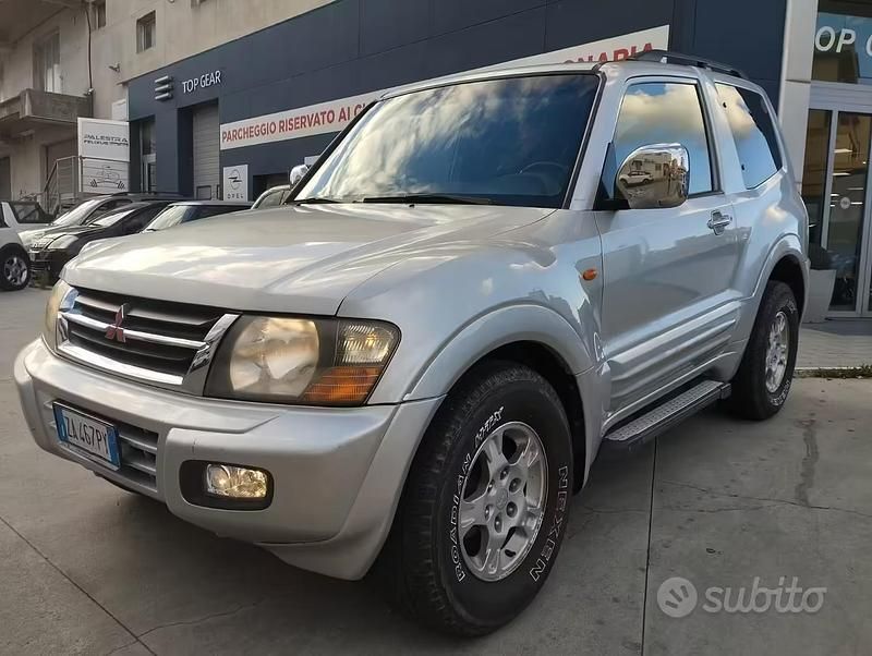 Usata Mitsubishi Pajero 160 CV (117 kW) 2002 Grigio SUV